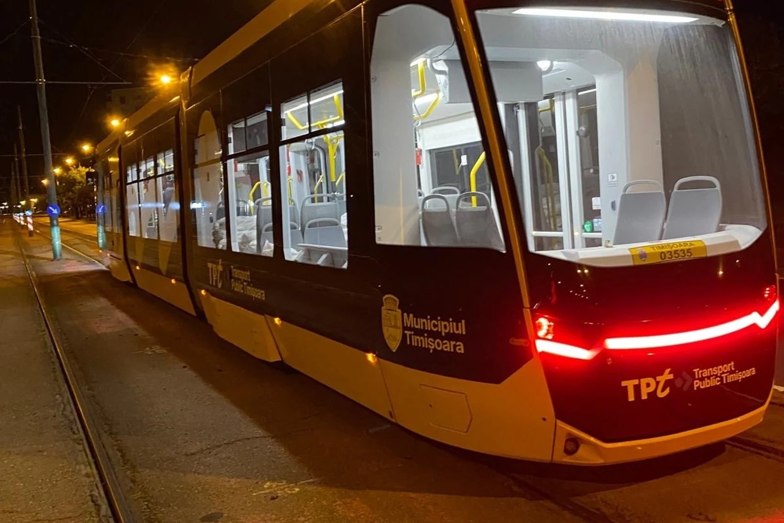 Tramvai nou la Timișoara: teste nocturne pentru omologare
